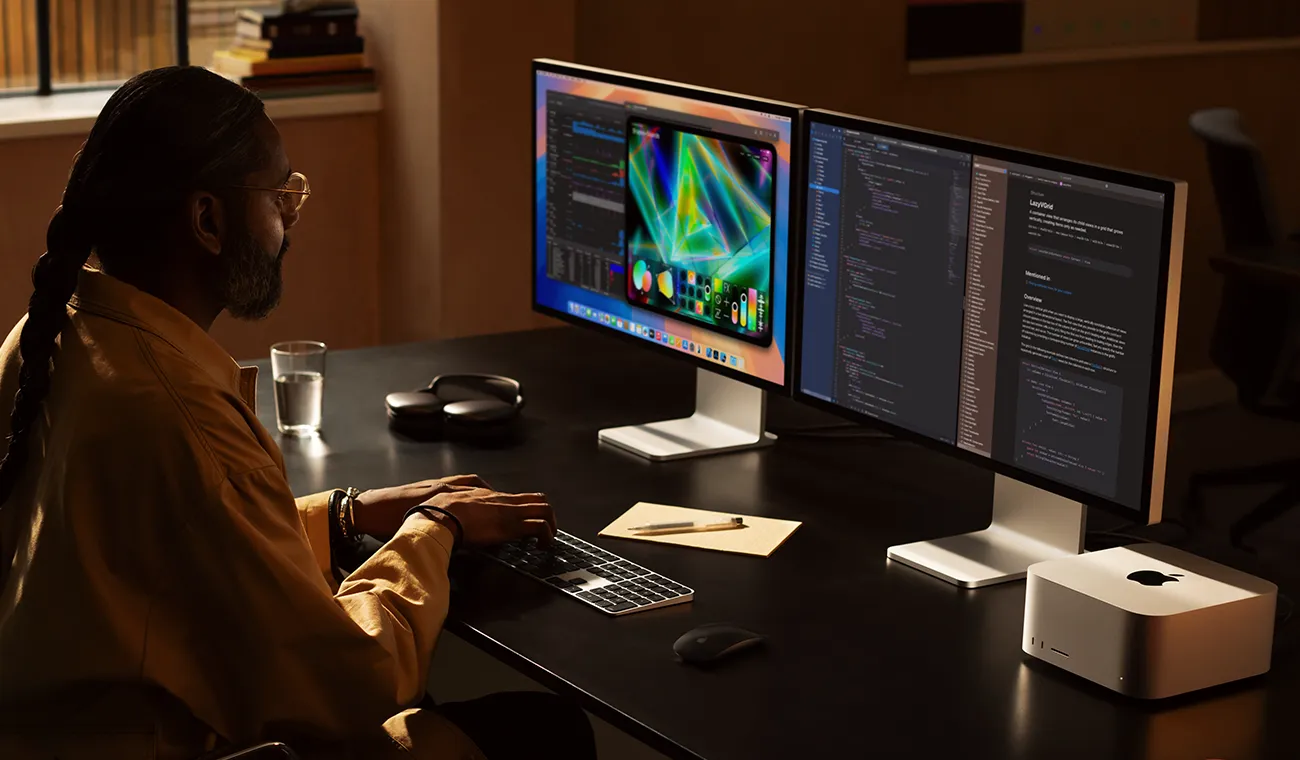使用 Mac Studio 和兩部 Studio Display 顯示器工作的專業人士