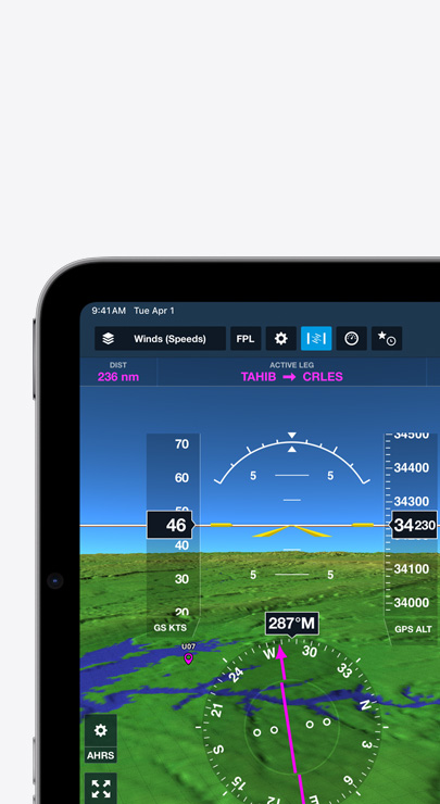 Un iPad muestra la velocidad y la dirección del viento en un mapa topográfico aéreo con crestas que representan montañas.