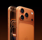 Tył ustawionego pod kątem iPhone’a 17 Pro w kolorze kosmicznego pomarańczu, system pro aparatów Fusion w wypukłej górnej części urządzenia, panel Sterowanie aparatem, przód i bok obudowy z wyświetlaczem sięgającym krawędzi, widoczne przyciski głośności i przycisk czynności